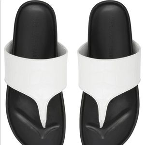 NWOT Who What Wear Harmonee flip flop sandal